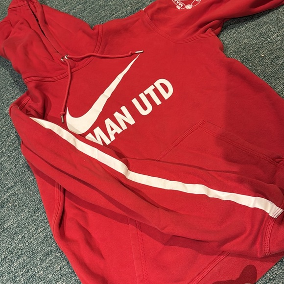 Manchester United Nike hoody - Picture 4 of 4